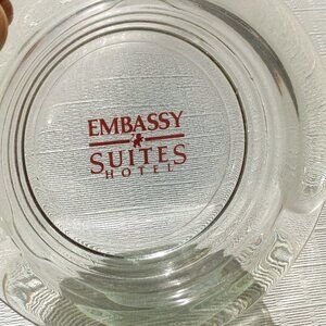 ATTRACTIVE Embassy Suites Hotel Clear Round Ashtray 3 Notch Bubbled Glass